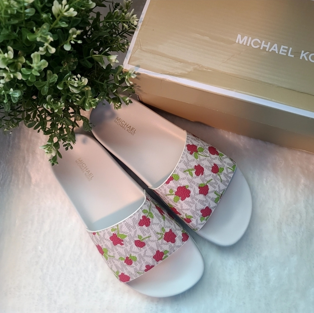MICHAEL Michael Kors Gilmore Slides with Mini Rose